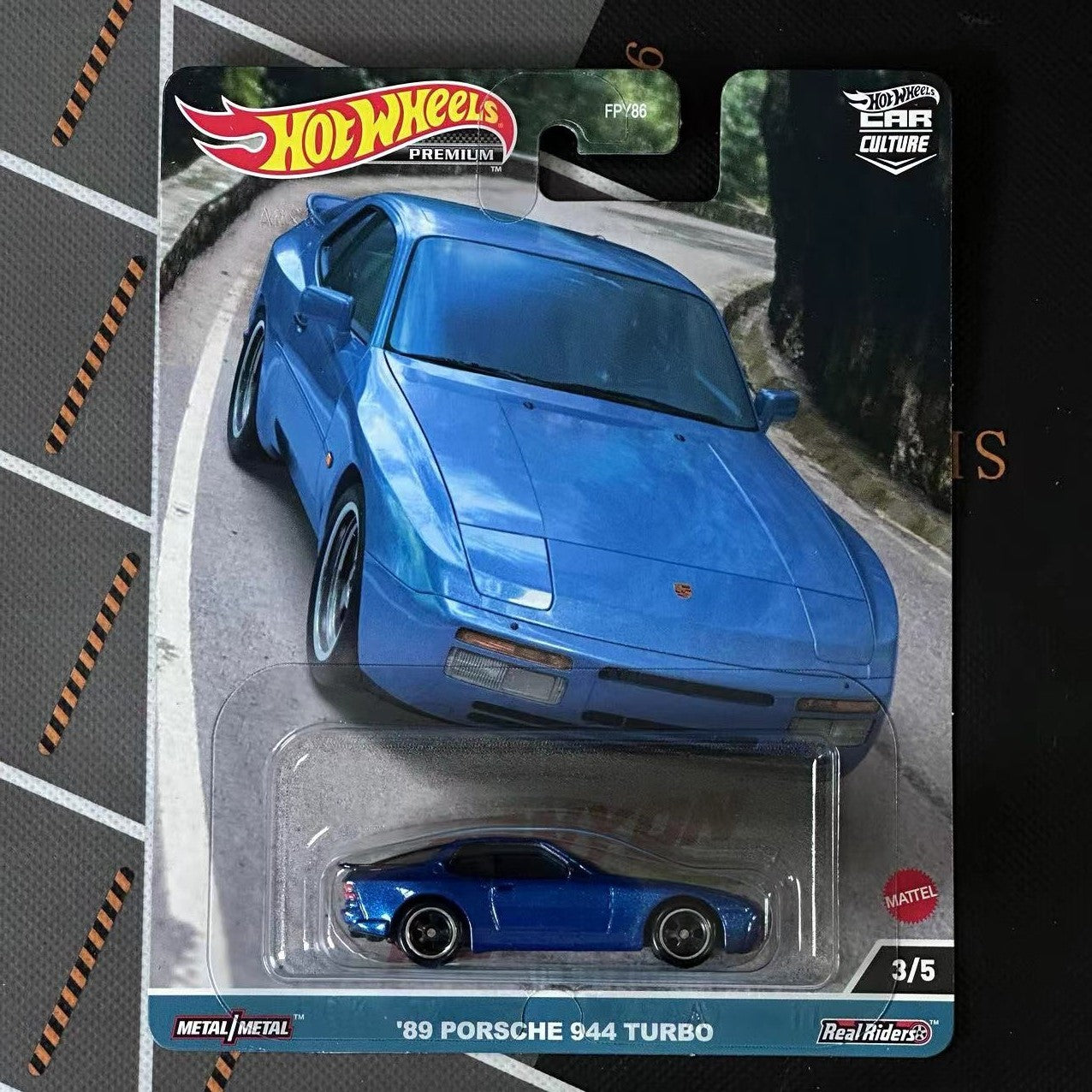 Premium Edition Hot Wheels 89 Porsche 944 Turbo