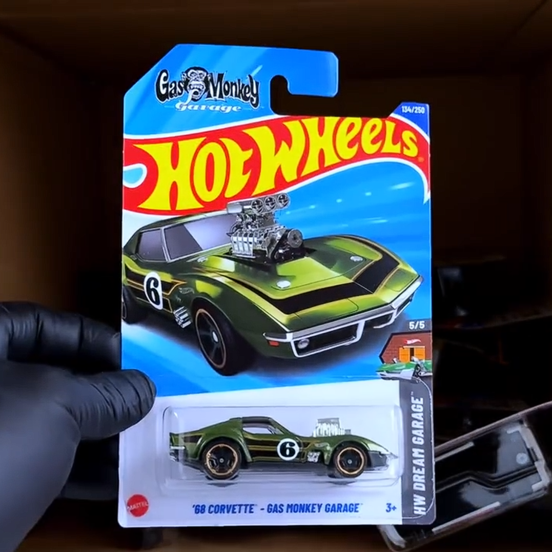 Original Hot Wheels Dream Garage Corvette 68